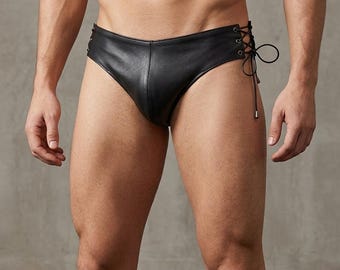 Herren Schwarz Leder Slip mit Lederspitze an der Seite | Echtleder Unterwäsche | Handgefertigte Herren Dessous