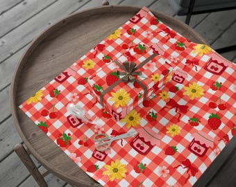 Individuelles Geschenkpapier: Strawberry Jam Gingham Print (Matte or Glossy)