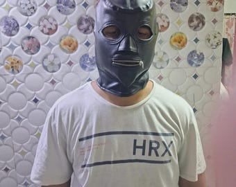 Dubbellaags leren masker met ritssluiting. Masker met capuchon van echt zacht schapenleer.