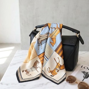 100% Maulbeerseide Schal Damen 70 x 70 cm | Kopftuch aus Satin mit geometrischem Print