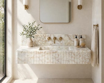 Lavabo de mármol Calacatta Gold para montaje en pared con protector contra salpicaduras – Tocador flotante con frontal estriado – Lavabo de baño de piedra natural hecho a mano
