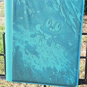 Froakie Custom Pokémon Card Binder • Personalized TCG Binder • Laser Engraved Binder • Collector Gift • 9‑Pocket Zip Binder