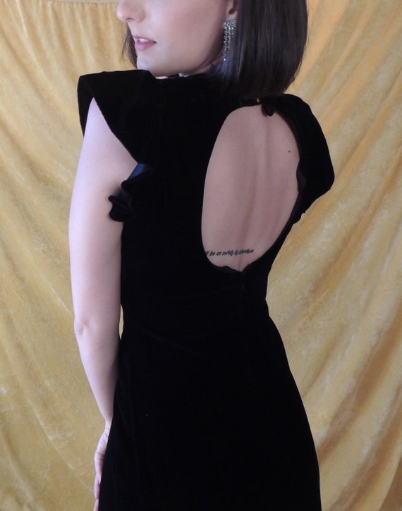 black velvet empire waist dress Regency Era Black Velvet Gold Embroidered Empire Waist Vintage Gown With Puff Sleeves Bridgerton Inspired Dress Plus Size Size 24W / With Matching