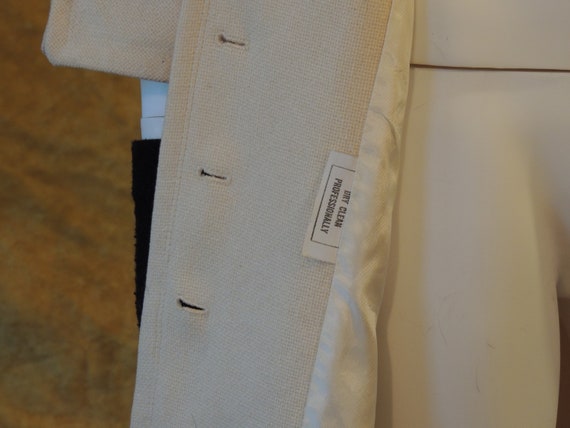 RESERVED Tailored 50s Off-White Coat with Bracele… - image 5