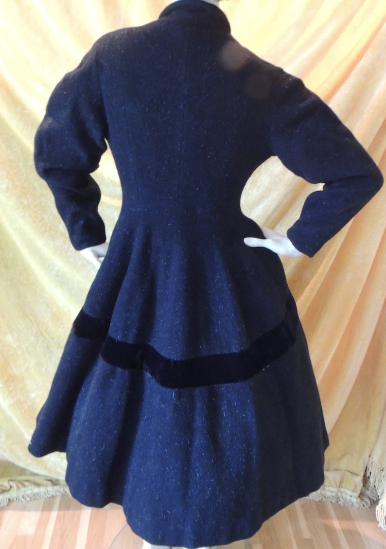 Lilli Ann Black Princess Velvet Wool Coat/EXCELLENT/1950s Princess Coat with Wide Skirt/All Original Velvet Details/50s/Beautiful image 4