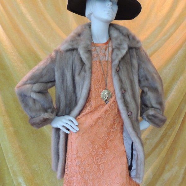 Elegant Autumn Haze Mink Stroller/Soft Female Fur Pelts with Great Color Variation/Pastel/Blonde/Jacket/Fur Coat/Vintage 1980s/Elegant
