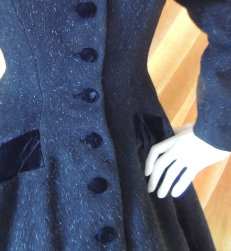 Lilli Ann Black Princess Velvet Wool Coat/EXCELLENT/1950s Princess Coat with Wide Skirt/All Original Velvet Details/50s/Beautiful image 2