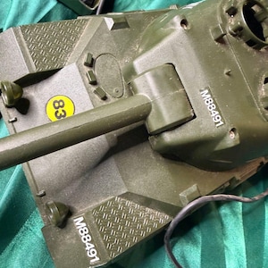 Vintage 1983 ECHO Commander’s Remote Control Tank M88491 – Film Prop