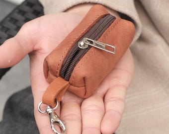 カスタムレザー製犬用うんち袋ホルダーバッグ、ディスペンサー付きハンドメイドペット用散歩バッグ、レザー製犬用ジッパーバッグホルダー、無料名入れサービス