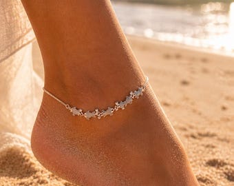 Cavigliera con ciondolo a forma di pesce in argento, delicato accessorio nautico da spiaggia, finitura in argento sterling, modello vita marina.