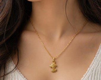Collana con ciondolo a forma di pesce rosso, gioielli a tema marino, collana minimalista ispirata alla vita marina per donna.