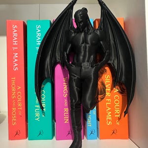 Figura de ACOTAR - Cassian - Cassian y Nesta - ACOSF - Niños murciélago - Ilirio