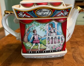 Sadler Romeo and Juliet Teapot, Rare Find, Immaculate Condition