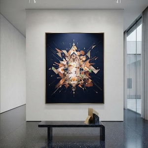 Pode incluir: Uma grande obra de arte de parede quadrada apresentando um arco gótico central cercado por uma explosão de formas geométricas, fragmentos e padrões abstratos em tons de dourado, marrom e branco, sobre um fundo azul marinho profundo.