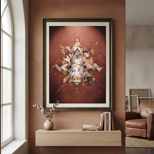 Pode incluir: Uma impressão de arte emoldurada apresentando uma porta arqueada central cercada por uma explosão abstrata de formas geométricas e fragmentos em tons de marrom, bronzeado e creme, sobre um fundo terracota profundo com moldura marrom.