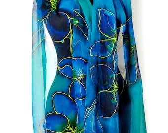 Lenço de chiffon de seda pintado à mão: estampa floral exótica azul, acessório de luxo.