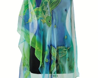 Bufanda de seda pintada a mano con peces azules, chal largo con peces, chal de diseño verde