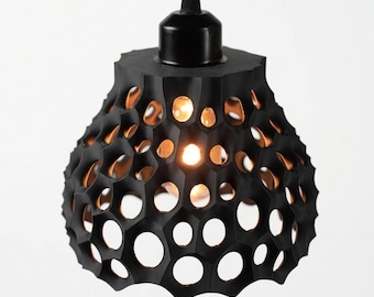 Pantalla colgante Voronoi impresa en 3D / Lámpara de techo geométrica de panal negra (E26/E27)
