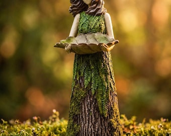 Karmnik dla ptaków, figurka wróżki, figurka kobiety z mchu, rzeźba bogini lasu, dekoracja do ogrodu, prezent z natury