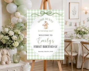 Einige Häschen drehen Geburtstag Willkommensschild, Aquarell Kaninchen 1. 2. 3. Bday Party Plakat, grüne Gingham bearbeitbare Canva-Vorlage | BUN01