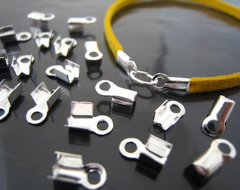 Piega su crimpatura - Trovare 20 pezzi di metallo placcato argento finitura liscia crimpare corda corda chiusura piega su clip 4mm x 8,5 mm