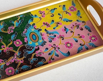 Bandeja decorativa peruana hecha a mano de 30 cm, vidrio pintado al reverso / Bandeja de servir con coloridos motivos florales dorados / Regalo único para inauguración de casa