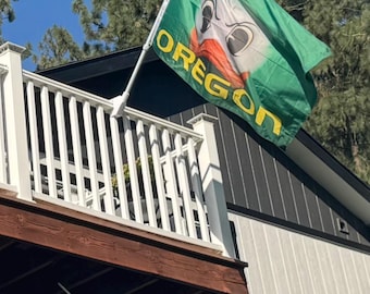 3D Printed Deck Rail Flag Holder | No-Drill Mount for Vinyl Deck Rails, Made in USA