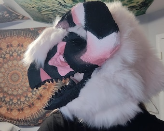 Dinomask Ram horn bird pink and black mid quality
