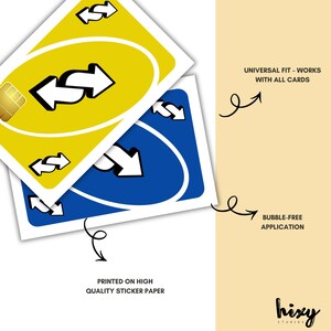 Puede incluir: Dos cartas de reversa de Uno, una amarilla y otra azul, con flechas blancas. El texto dice "UNIVERSAL FIT - WORKS WITH ALL CARDS", "BUBBLE-FREE APPLICATION" y "PRINTED ON HIGH QUALITY STICKER PAPER". Tambi&eacute;n es visible el logotipo "hixy studios".