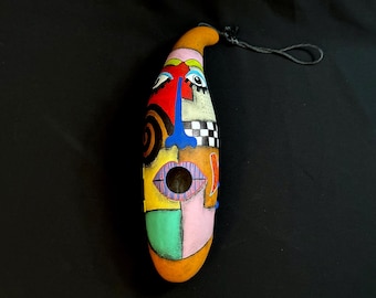 Novedad para 2026: CASA PARA PÁJAROS CON CARA ABSTRACTA: Una casa para pájaros inspirada en Picasso.