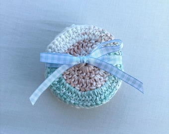 Reusable facial cleansing pads