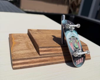 Fingerboard Pole Jam