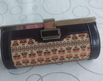 Vintage Clutch Bag with Gold Chain Strap – Elegant Evening Purse- Victorian style