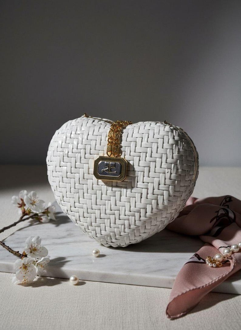 Vintage Courrèges Paris Woven Hard Case Clutch Bag White Basketweave Minaudière, Gold Chain Shoulder Strap, Space Age 1980s Luxury Fashion image 4