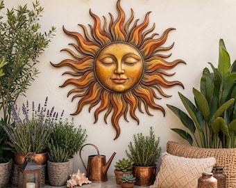 Decorazione murale in metallo con volto di sole, stile boho celeste, ideale come regalo per esterni in stile rustico da fattoria.