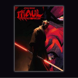 Könnte beinhalten: Comic-Cover von Star Wars mit Darth Maul und einem roten Lichtschwert. Der Titel "Maul Shadow Lord" ist rot. Der Hintergrund zeigt eine rote und schwarze Grafik.