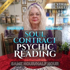 Può includere: Una persona con lunghi capelli bianchi e occhiali indossa una maglia viola a maniche lunghe. Le scritte includono BEST SELLER, EXTRA DETAILED, 2000+ SALES, 500+ REVIEWS, SOUL CONTRACT PSYCHIC READING e SAME HOUR/HALF HOUR. Carte dei tarocchi su velluto.