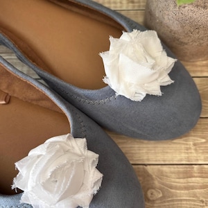 Shabby Chic Ivory Cream Chiffon Rosette Shoe Clips. Wedding Photo Prop Toddlers Girls Women
