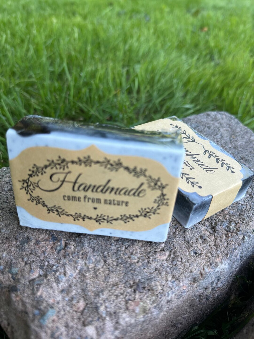 activated-carbon-mint-handmade-soap-bar-coconut-oil-vitamin-e-with