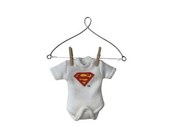 Super Baby! (Superhelden) Hallmark Keepsake Weihnachtsbaumschmuck - QXI6294 + 80er/90er Jahre Vintage-Weihnachtsbaumschmuck, neu in Originalverpackung