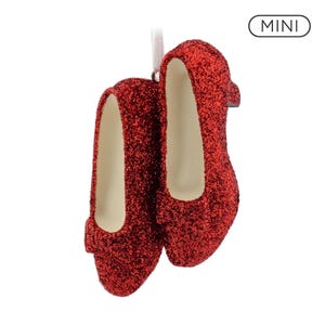 1998 Dorothy's Ruby Slippers (The Wizard of Oz) VINTAGE Hallmark Keepsake Christmas Tree Ornament -QXM4599