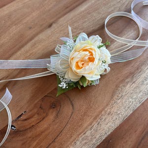 RIBBON TIED_ WRIST CORSAGE