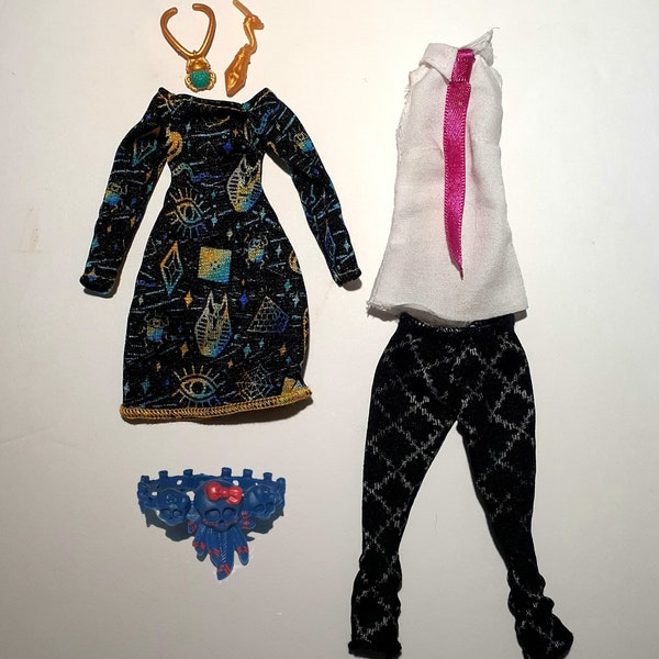 Monster High doll clothes/accessories
