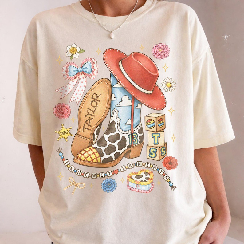 TS Western Cowgirl-kostym, Jag visste det, jag visste bara, Tay Story 13-molntröja, present till musikfan, retro cowboystövlar med grafisk t-shirt bild 1