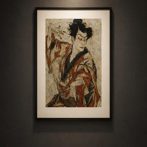 Può includere: Opera d'arte incorniciata con un ritratto stilizzato di una figura in abito tradizionale giapponese. L'opera mostra una persona in un kimono a fantasia rosso, nero e bianco. La figura ha i capelli scuri ed è ambientata su uno sfondo neutro.