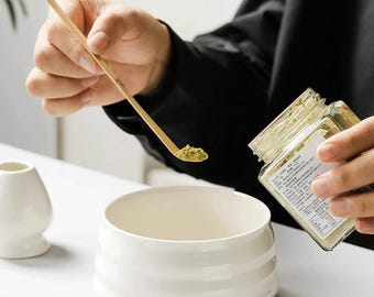 Bol grande de cerámica para matcha / Chawan blanco texturizado / Bol de té resistente a altas temperaturas con soporte para batidor opcional / Regalo para amantes del matcha