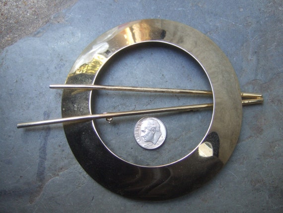 Massive Circular Gilt Metal Brooch c 1970s - image 4