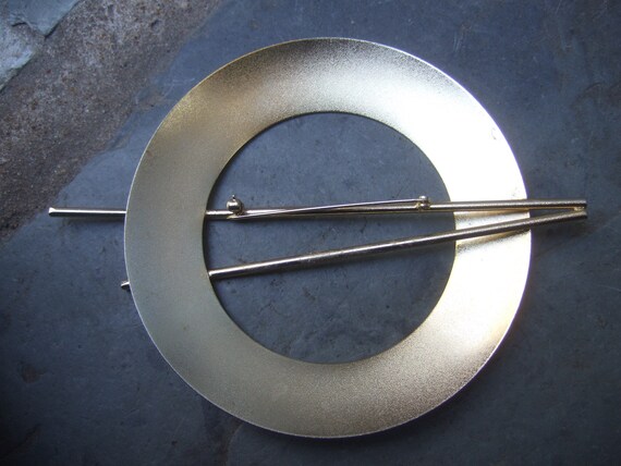 Massive Circular Gilt Metal Brooch c 1970s - image 7