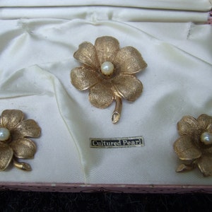 CORO Pearl Flower Brooch & Earrings in Original Box image 4