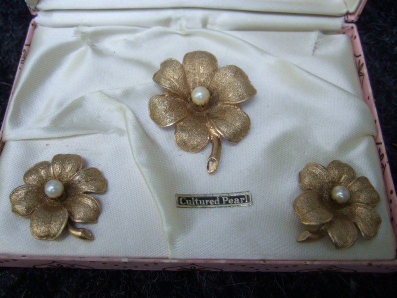 CORO Pearl Flower Brooch & Earrings in Original Box image 4